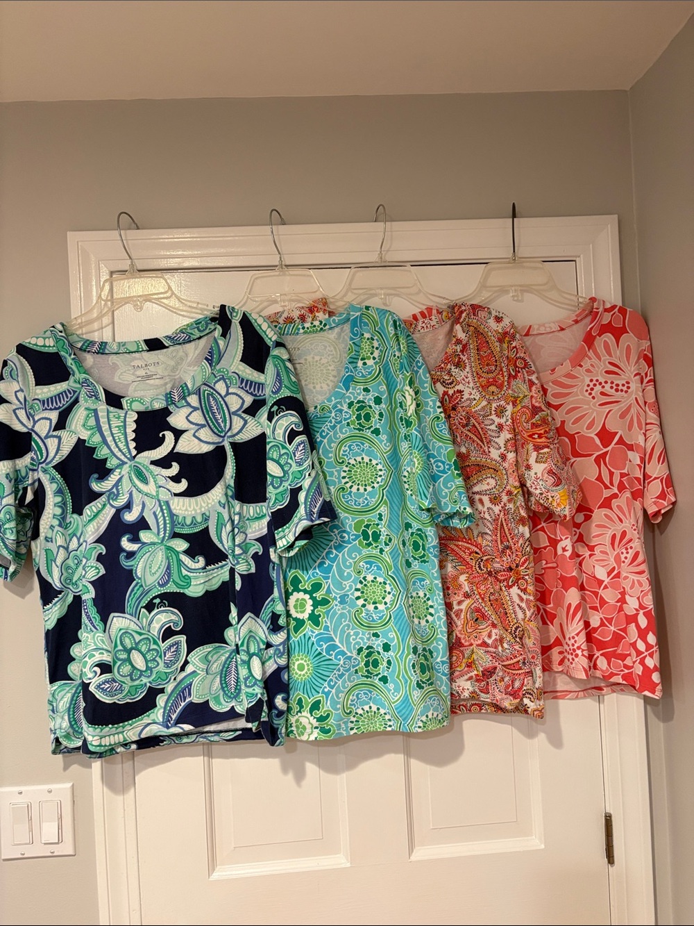 Talbots set of 4  Short-Sleeve Mix — Coral, Navy & Aqua Patterned Tees XL